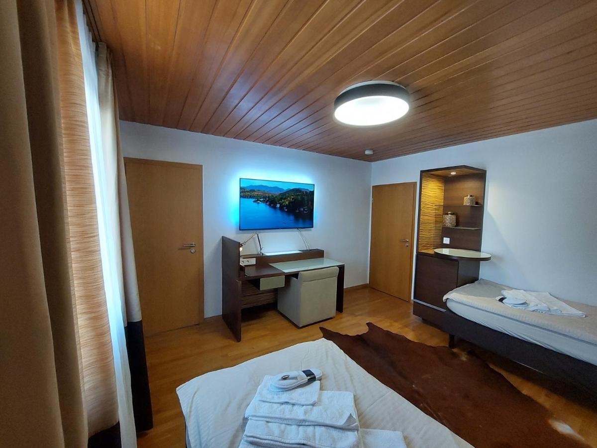 Wohnambiente Apartman Selb Kültér fotó