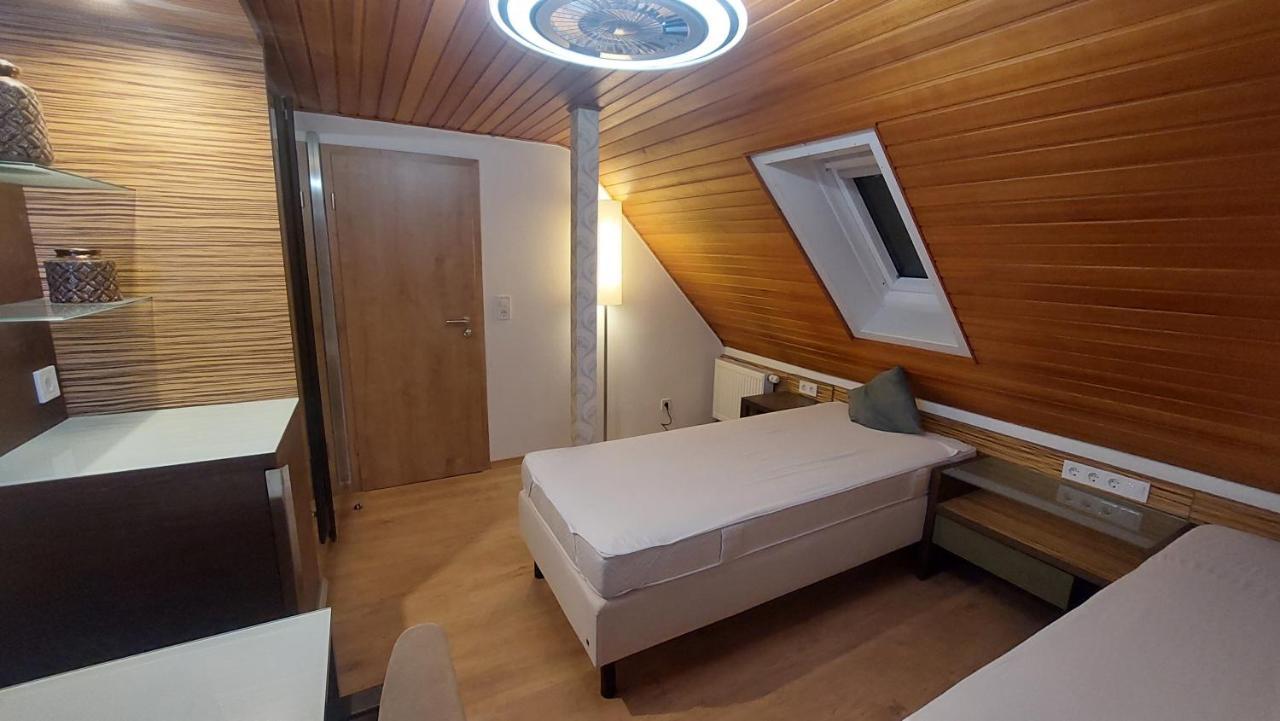 Wohnambiente Apartman Selb Kültér fotó