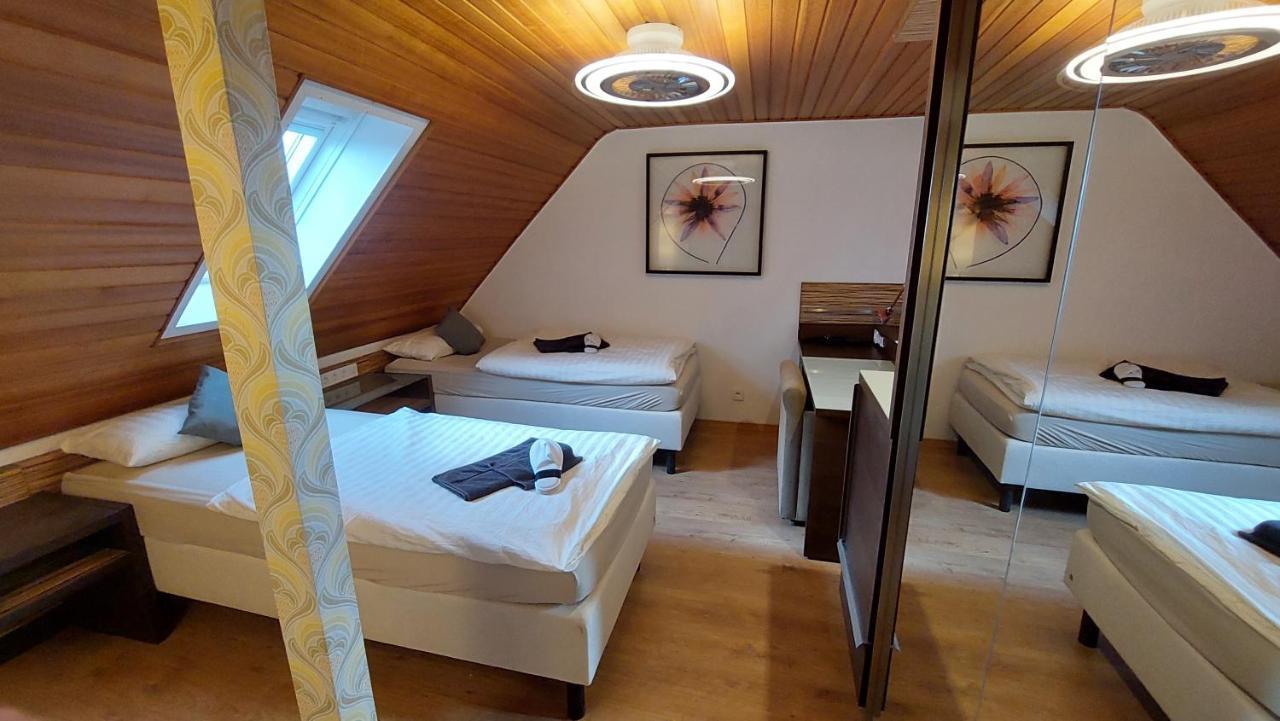 Wohnambiente Apartman Selb Kültér fotó